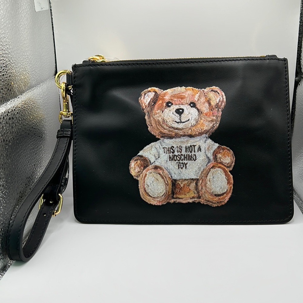 - NWT Moschino bear clutch